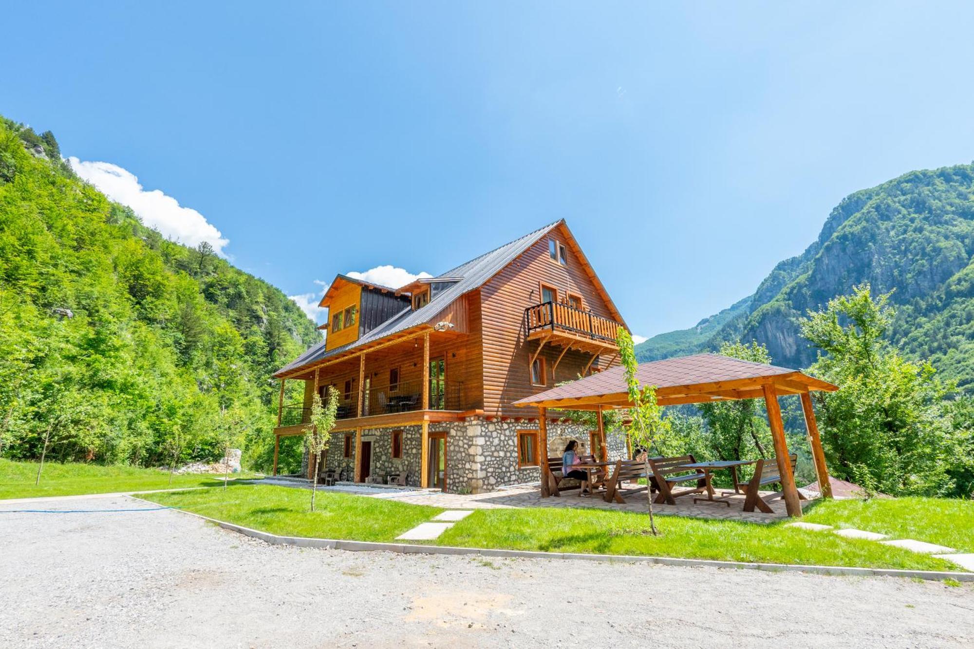 Gegest Hotel Theth Bagian luar foto